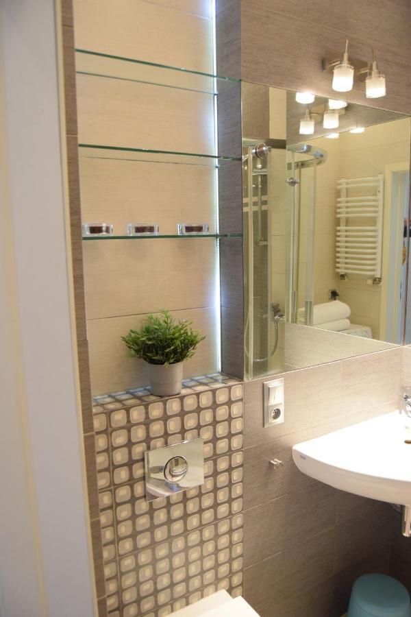 Be My Guest - Krucza Elegant Apartment - Rondo De Gaulle'A Center Of Warsaw Metro Wi-Fi Breakfast Exterior foto